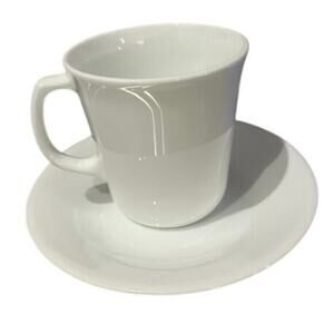 Corelle (4) Winter Frost White D-handle coffee mugs and saucers Corning